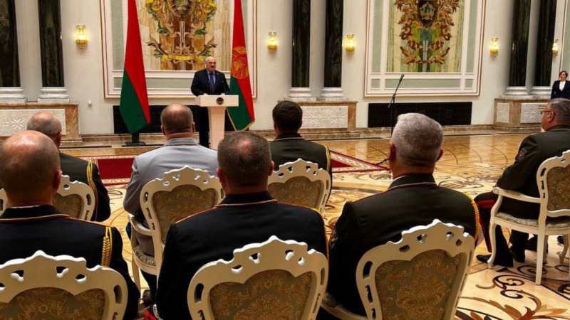 "Привел армию в полную боеготовность": Лукашенко о мятеже в России