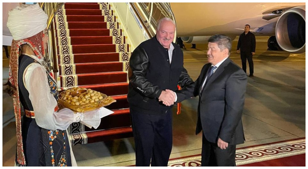 Александр Лукашенко прибыл в Бишкек (фото)