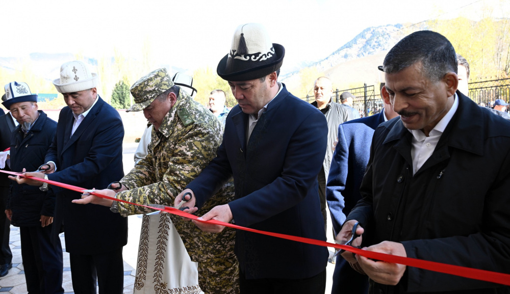 Кыргызстан открыли. Нургожо Жапаров. Кен Булун Кыргызстан село.