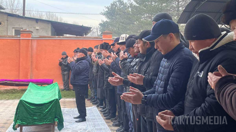 В Бишкеке прошли похороны Арстана Алая