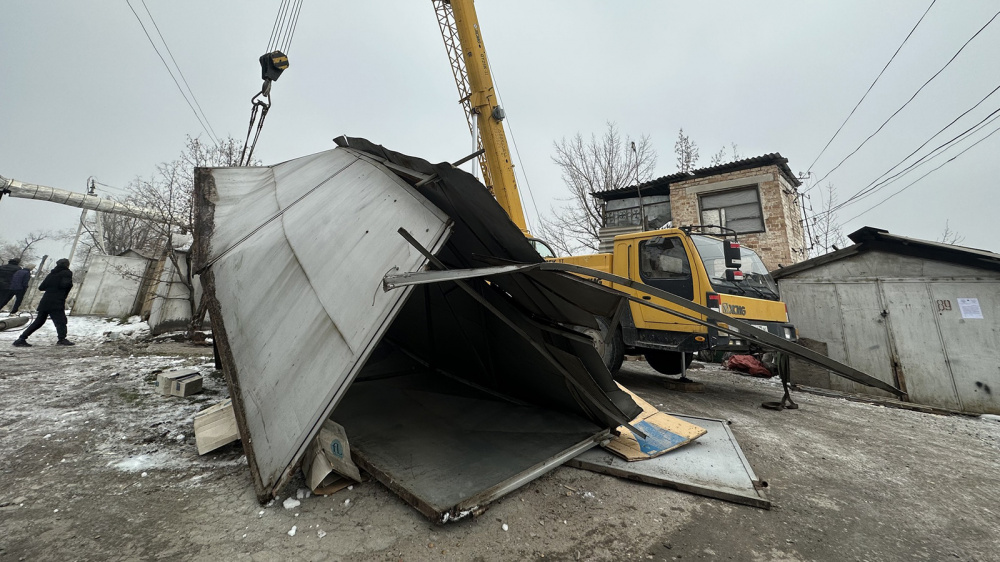 Мэрия Бишкека сносит гаражный кооператив, чтобы пробить ул. Бакаева через железную дорогу