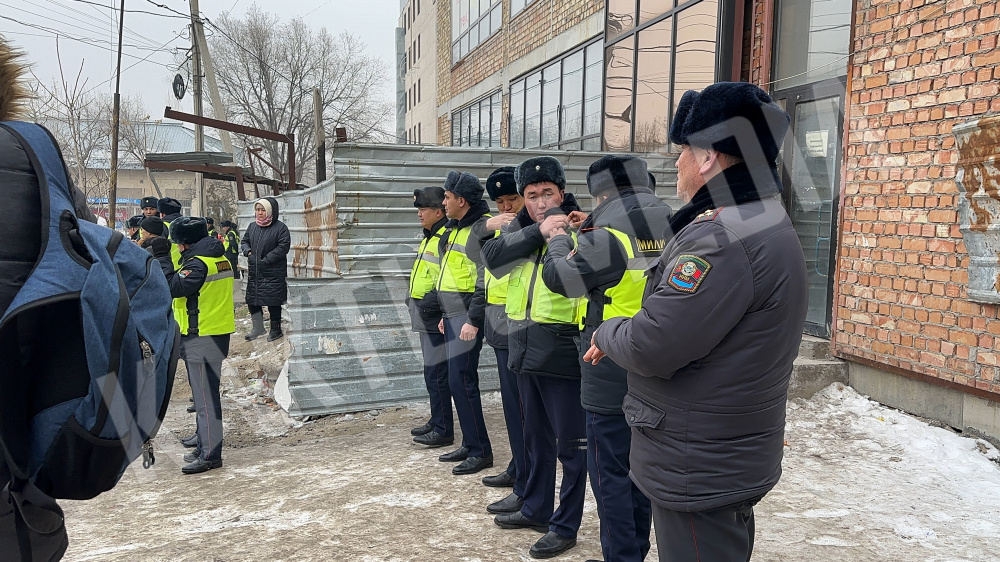 Спорный дом на ул. Суеркулова. Милиция просит жильцов освободить квартиры