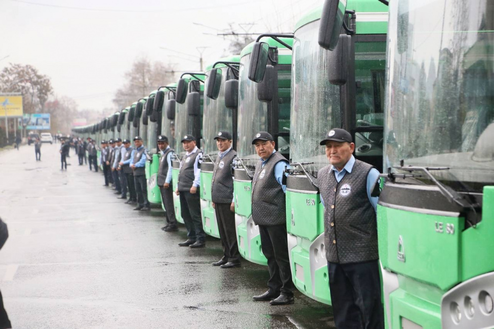 Мэрии Оша передали 100 новых автобусов