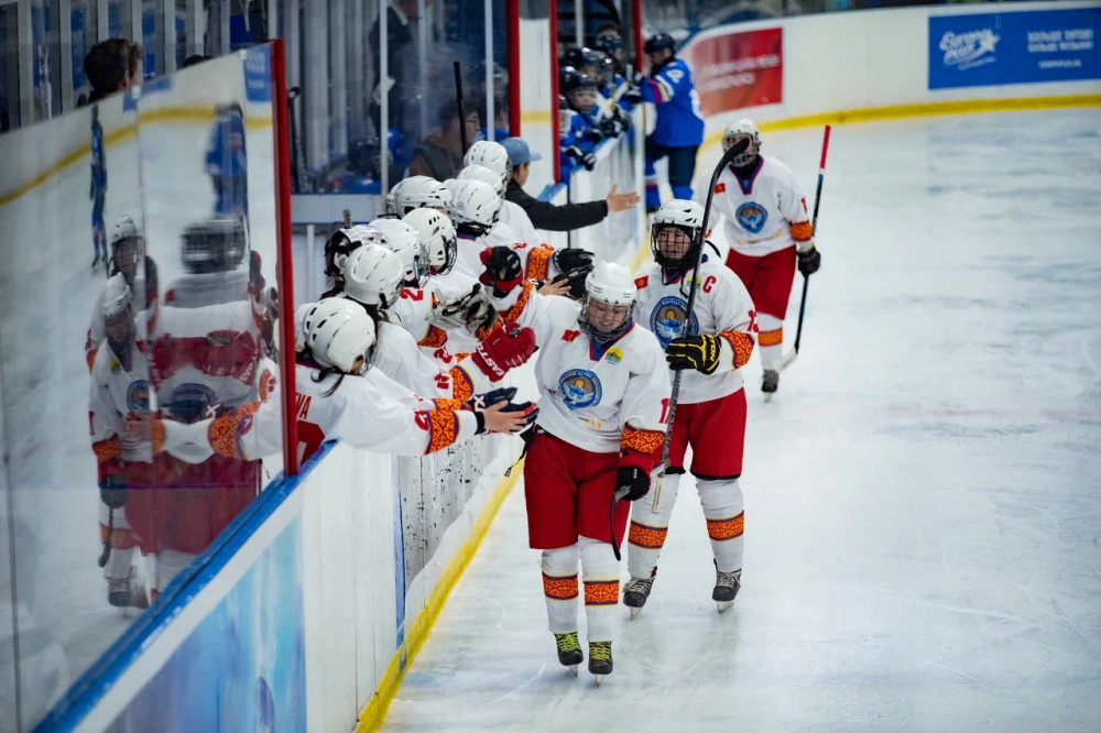 Хоккей: в Бишкеке стартовал Кубок Азии и Океании среди женских команд