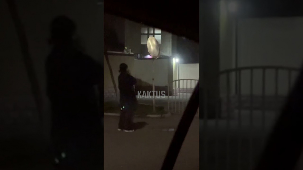 Автомобиль с Райымбеком Матраимовым заехал в здание ГКНБ (видео)