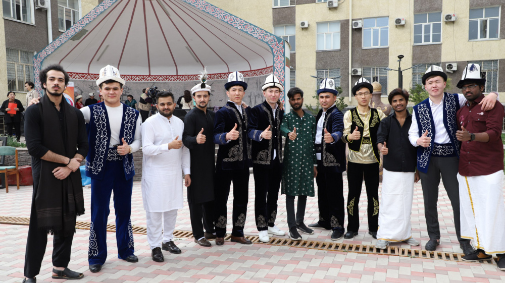 Фестиваль в Бишкеке объединил студентов трех стран. Как это было (фото)