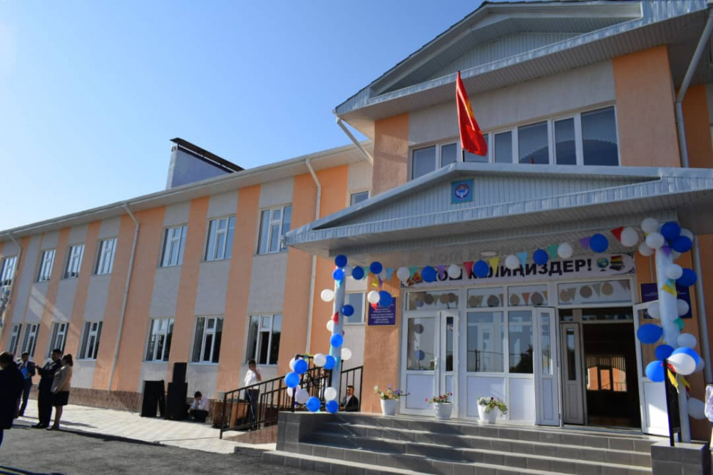 В некоторых школах Бишкека занятия могут начать в 07:00, чтобы снизить пробки на дорогах