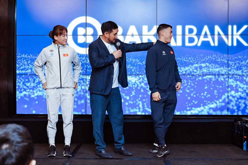 "Бакай Банк" предоставил экипировку для борцов на чемпионат Азии и Азиатский турнир