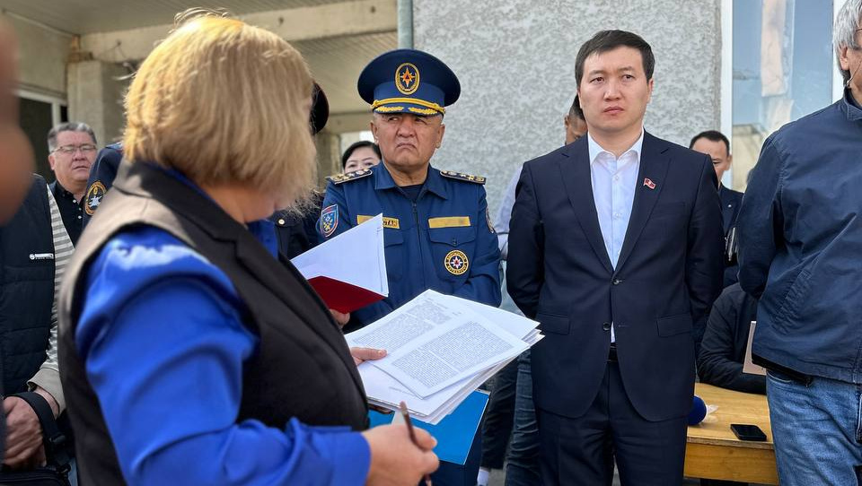 В Бишкеке требуют решить вопрос со штрафами для скорых за нарушение ПДД (фото, видео)