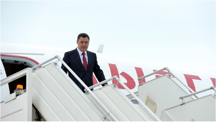 Садыр Жапаров вылетел в Азербайджан. Его сопровождает почти весь кабмин (полный список)