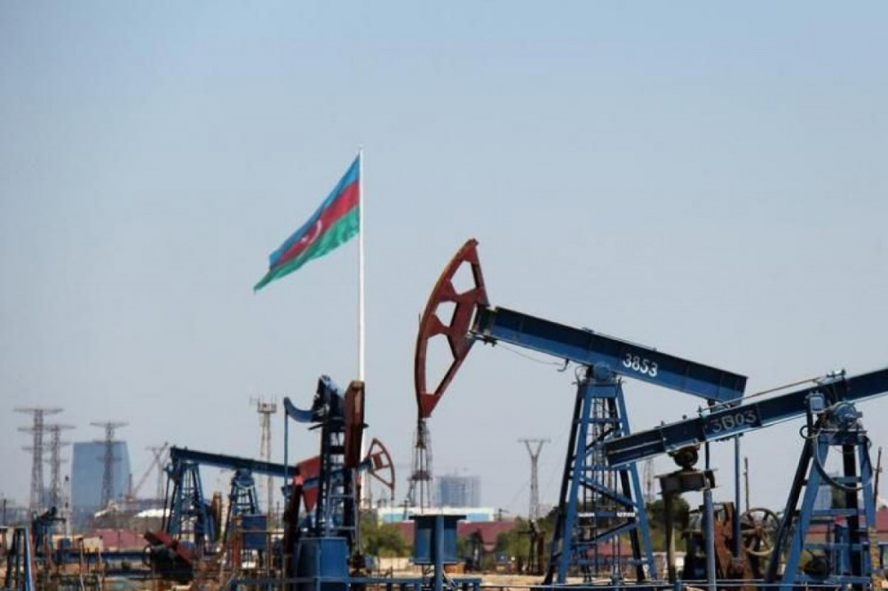 Азербайджан готов поставлять нефтепродукты в Кыргызстан