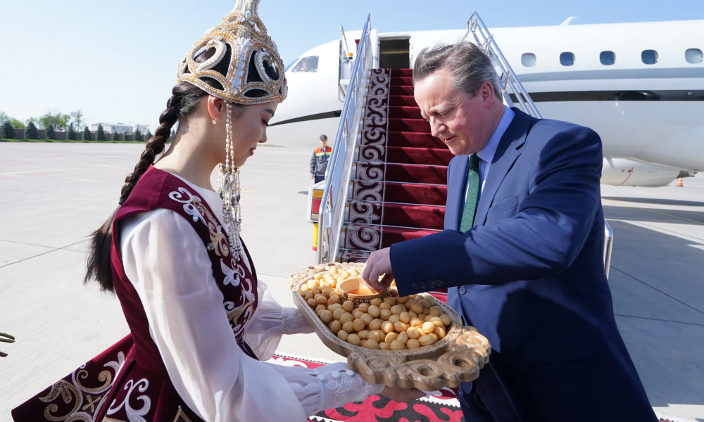 Главу МИД Британии раскритиковали из-за расходов на тур по Центральной Азии