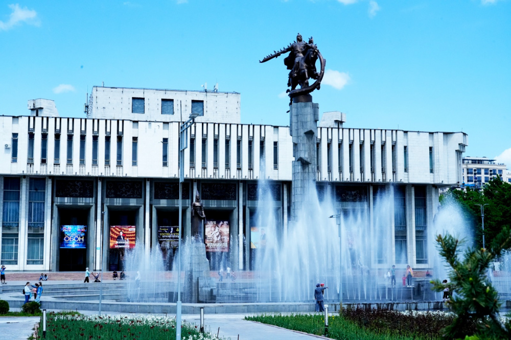В Бишкеке запущены фонтаны