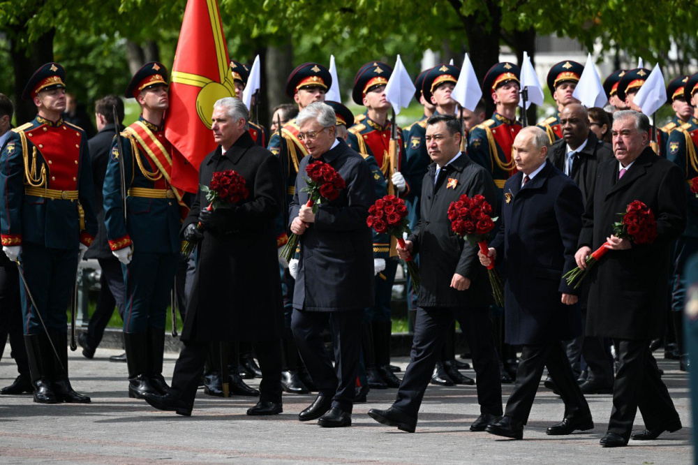 Президент Садыр Жапаров присутствовал на параде Победы в Москве
