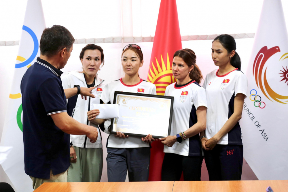 Азиатская ассоциация вручила $29 тыс. призовых женской сборной по легкой атлетике КР