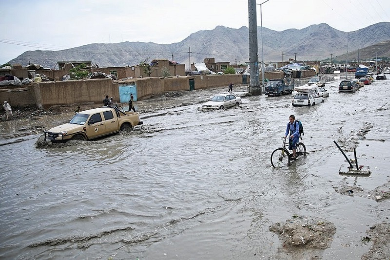 Сильное наводнение унесло жизни более 300 человек в Афганистане (видео)