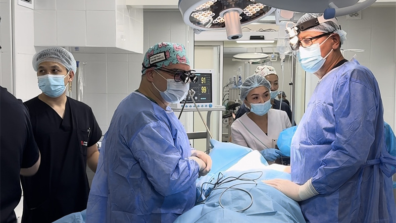 В Кыргызстане впервые провели операции на щитовидной железе с использованием нейромонитора