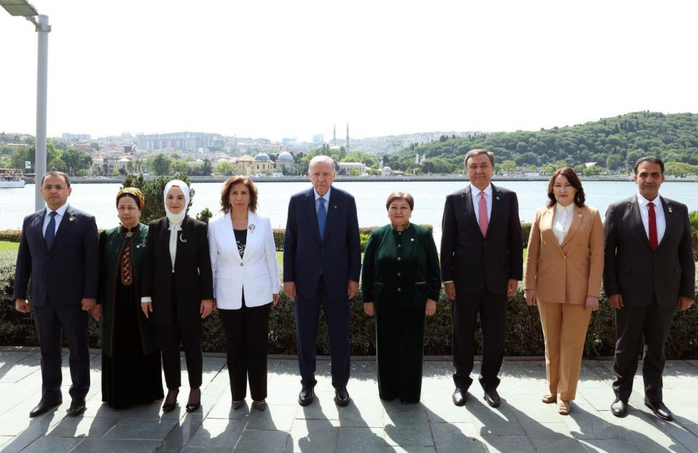 Эрдоган принял министров соцзащиты тюркских государств. Среди них Гулнара Баатырова