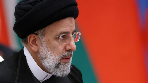 Садыр Жапаров выразил соболезнования аятолле Ирана в связи с гибелью Эбрахима Раиси