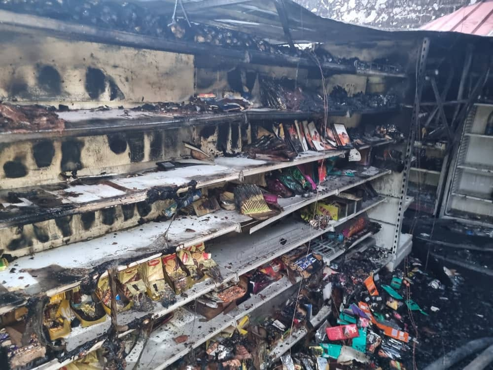 В Бишкеке в ночь на 26 мая сгорел магазин