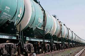 Казахстан рассмотрит возможность экспорта бензина в соседние страны