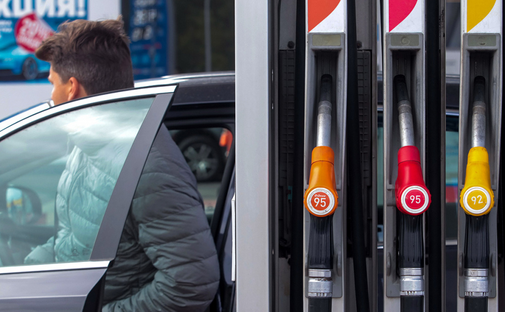 Кыргызстан почти сравнялся с  Афганистаном в мировом рейтинге цен на бензин