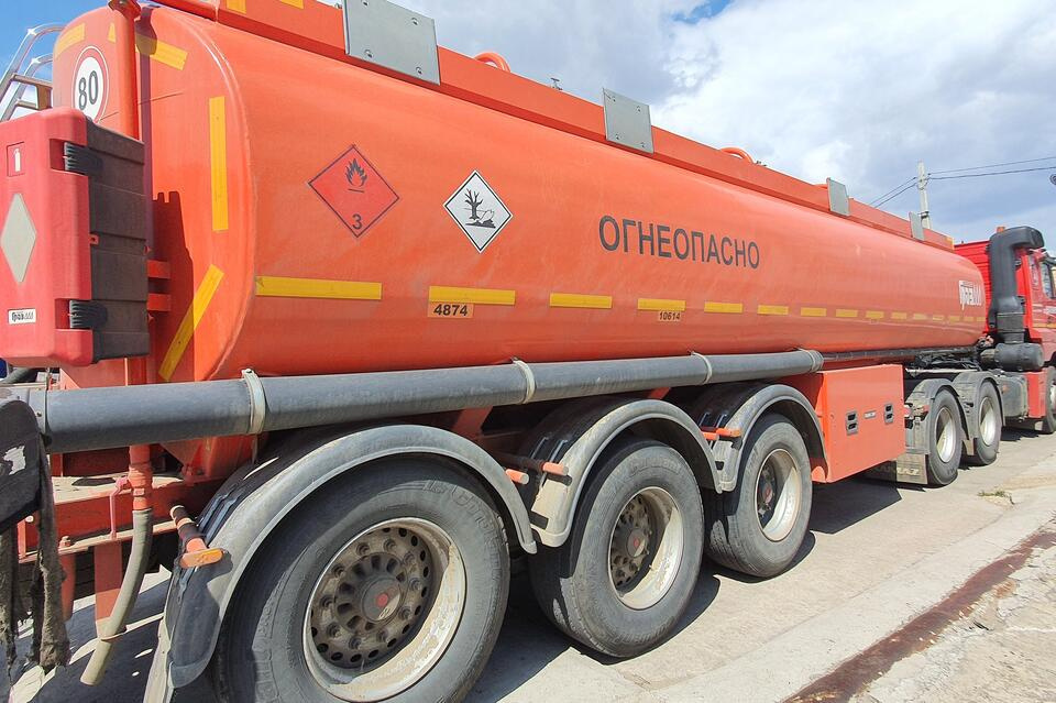 Ассоциация нефтетрейдеров: Кыргызстан не поставляет в Узбекистан российский бензин