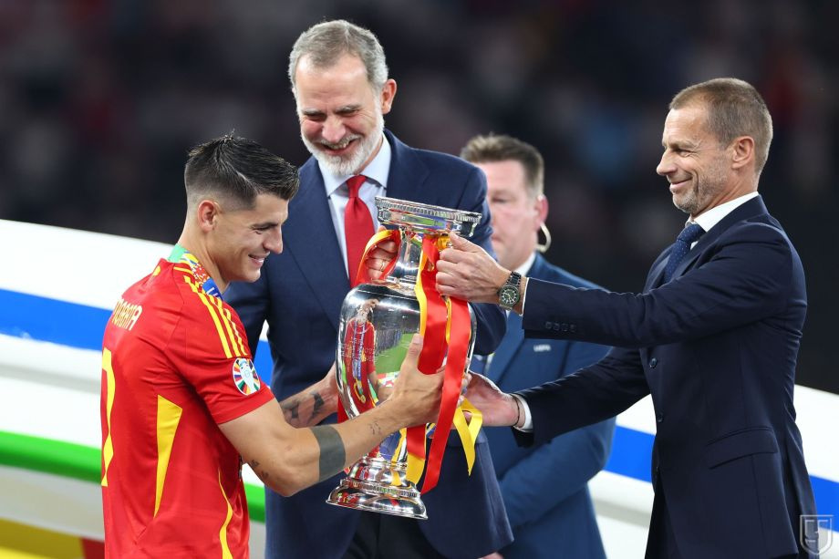 Как сборная Испании и испанцы праздновали победу на Евро-2024. Фото и видео