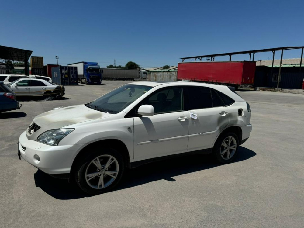 В Кыргызстан ввезли Lexus RX400H, нарушив таможенные правила