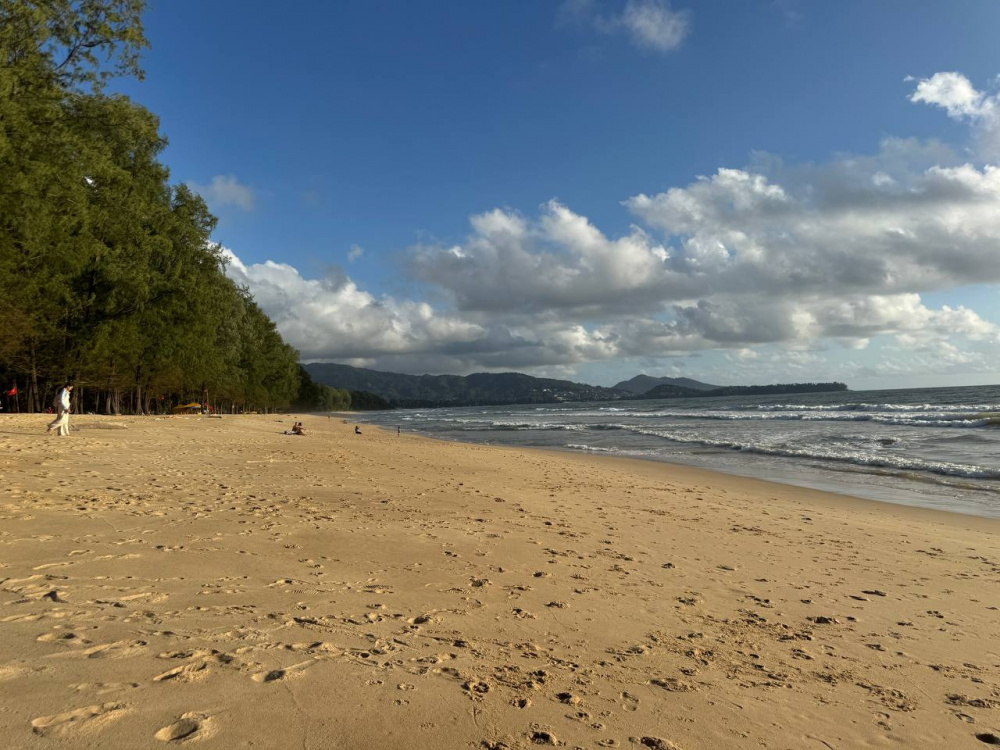 Пляж района Банг Тао.