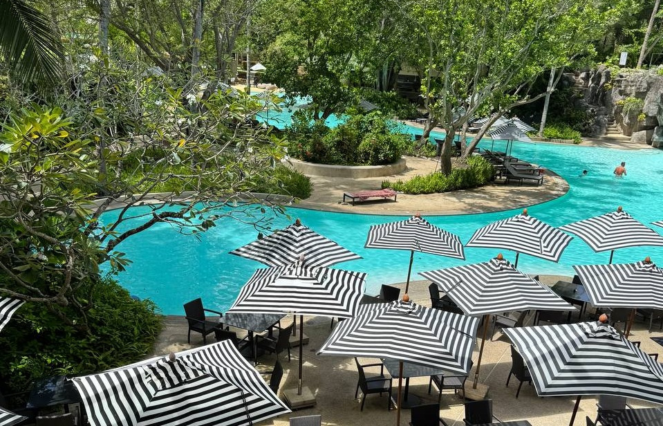 Отель Pullman Phuket Karon Beach Resort 5*.