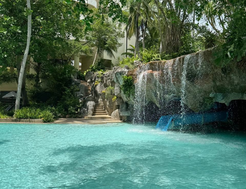 Отель Pullman Phuket Karon Beach Resort 5*.