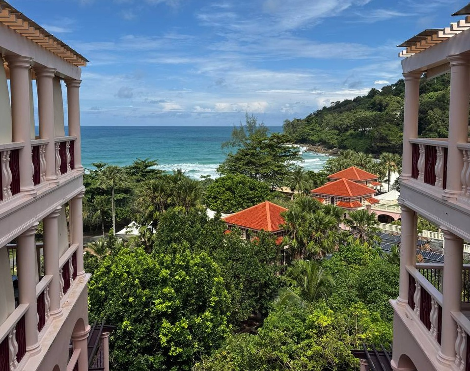 Отель Centara Grand Beach Resort Phuket 5*.