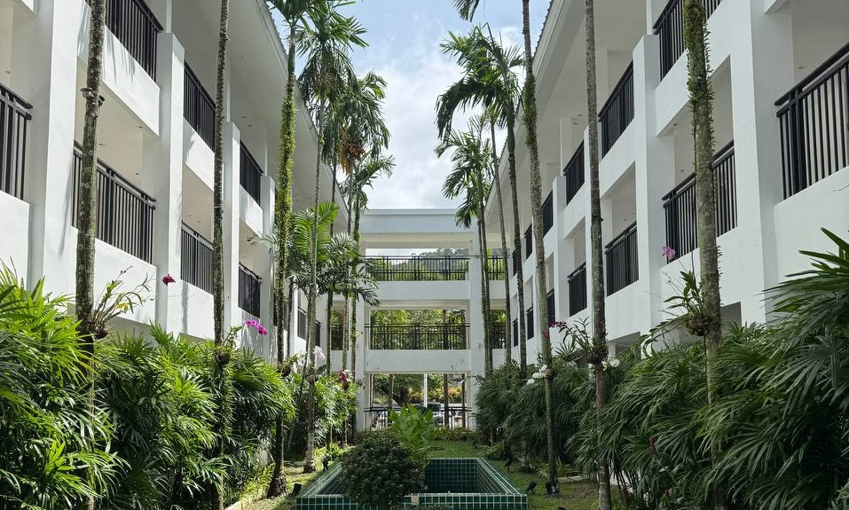 Отель Holiday Inn Resort Phuket Karon Beach 4*.