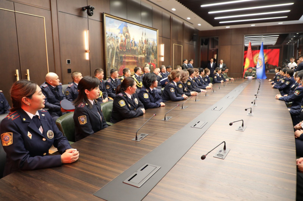 Ташиев поздравил сотрудников милиции с их профессиональным праздником.