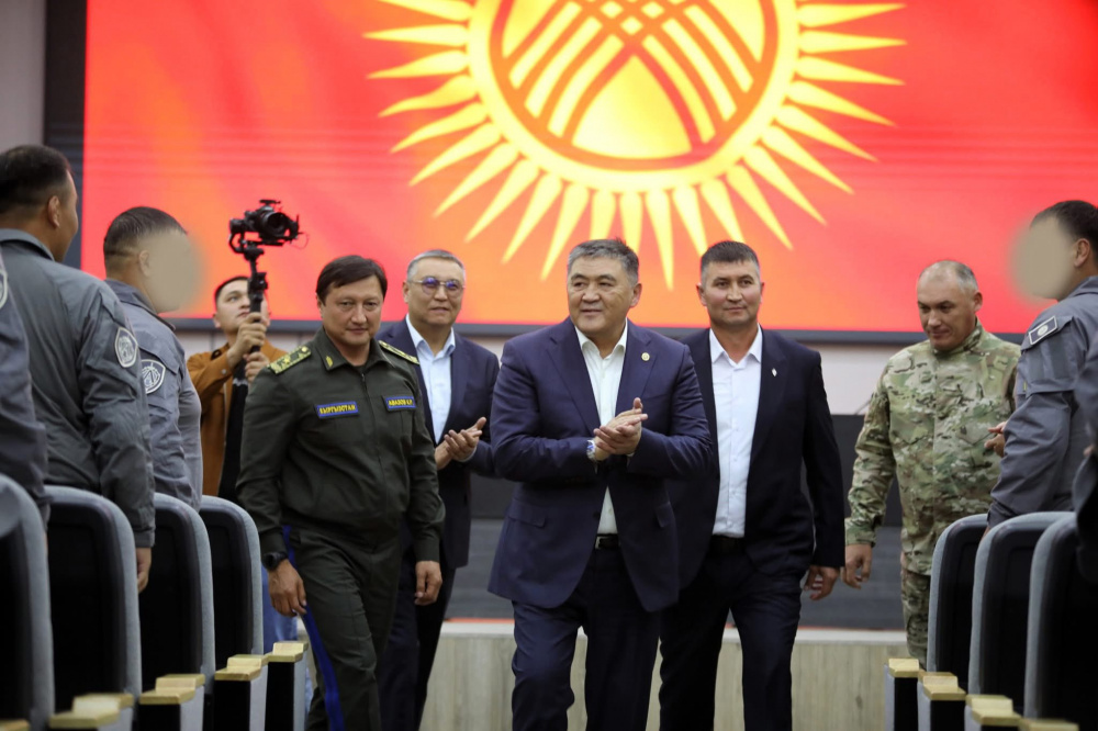 Камчыбек Ташиев встретился с военнослужащими спецназа "Альфа".