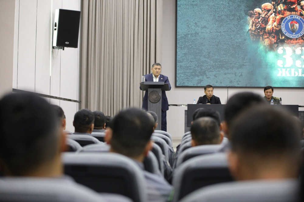 Камчыбек Ташиев встретился с военнослужащими спецназа "Альфа".