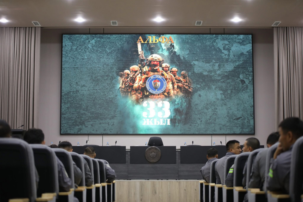 Камчыбек Ташиев встретился с военнослужащими спецназа "Альфа".