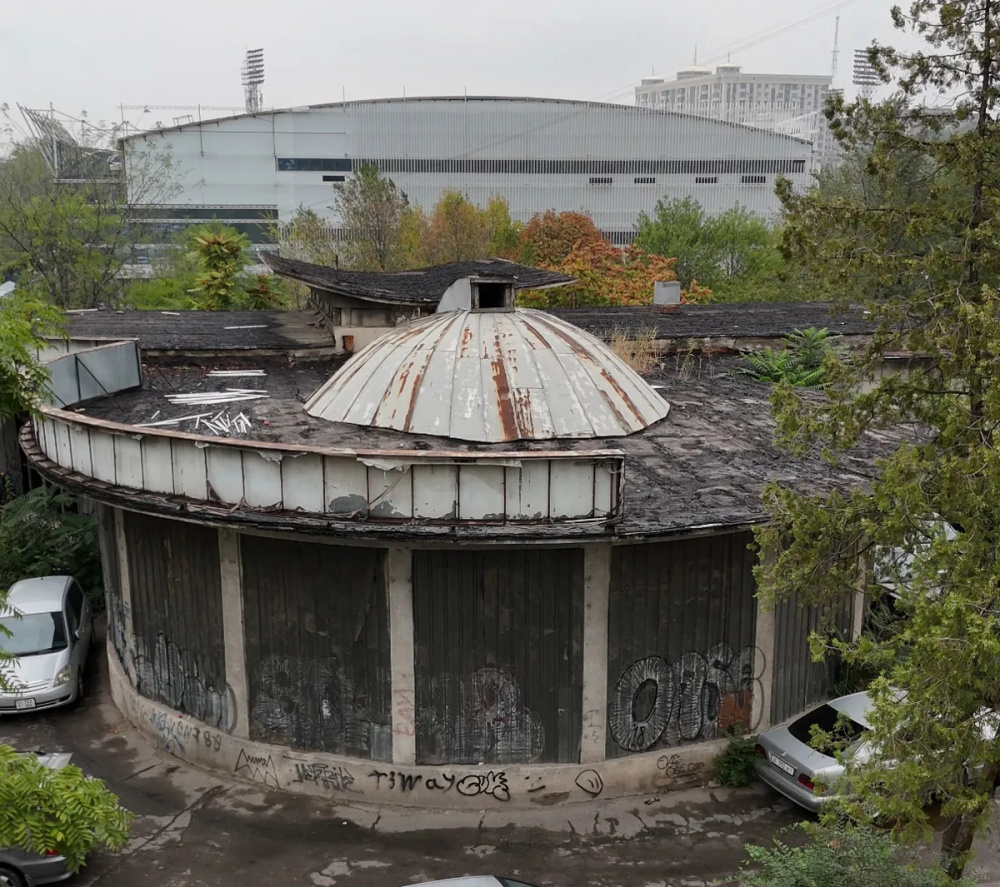 Здание планетария в Бишкеке. Фото Нестан Негаметзяновой.