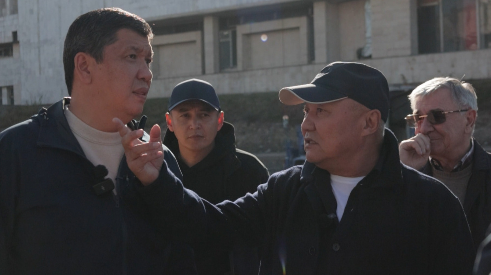 Мэр Бишкека посетил стройку подземного комплекса Old Bishkek