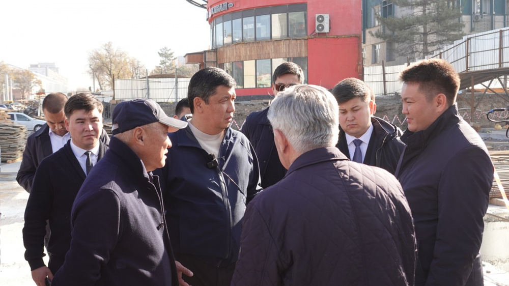 Мэр Бишкека посетил стройку подземного комплекса Old Bishkek