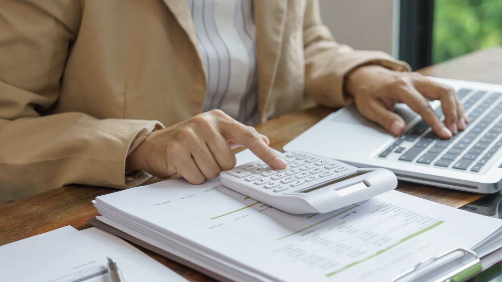 Кыргызстанцам напомнили, кто и в какие сроки должен подать налоговую декларацию