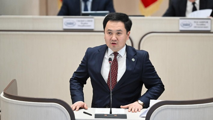 В Минздраве ответили, повысят ли зарплаты бухгалтерам и кадровикам медучреждений