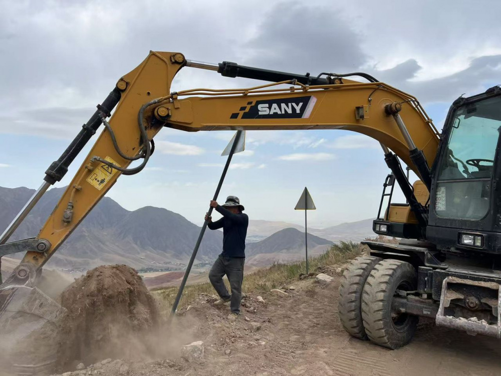 В Минтрансе рассказали, когда начнут асфальтировать дорогу на Чункурчак