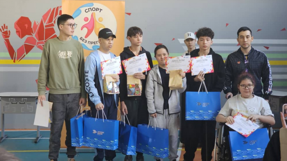 В Бишкеке впервые прошел фестиваль настольного волейбола для детей с инвалидностью