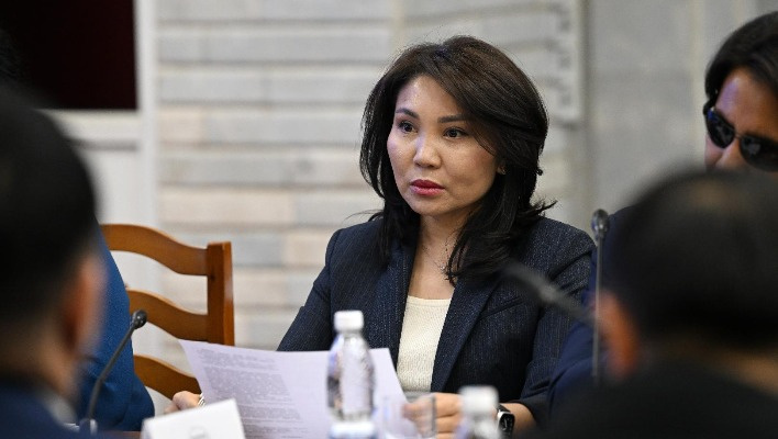 Сурабалдиева отреагировала на задержание мужчины, раздававшего детям конфеты с иголками