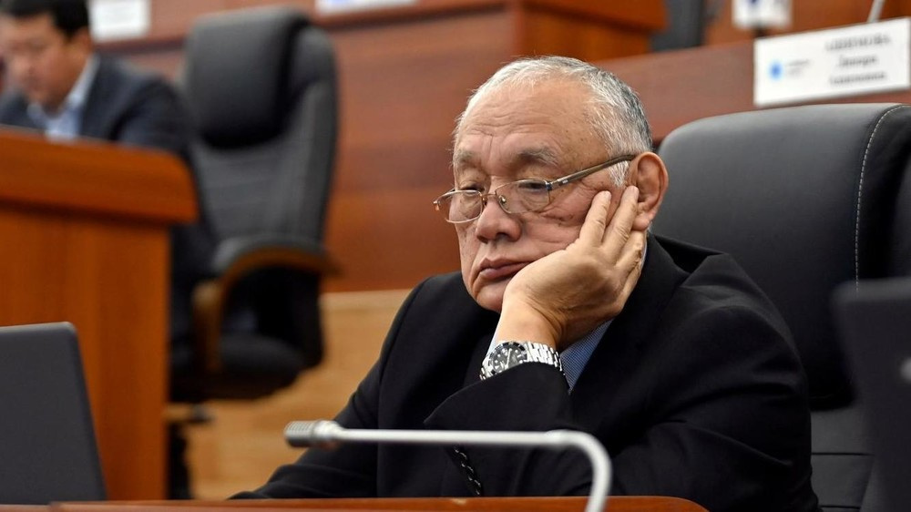 Горсуд оставил в силе штраф в полмиллиона сома для экс-депутата Султанбая Айжигитова