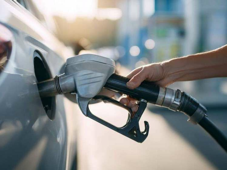 Бензин резко подорожал в Казахстане после запрета на повышение цен