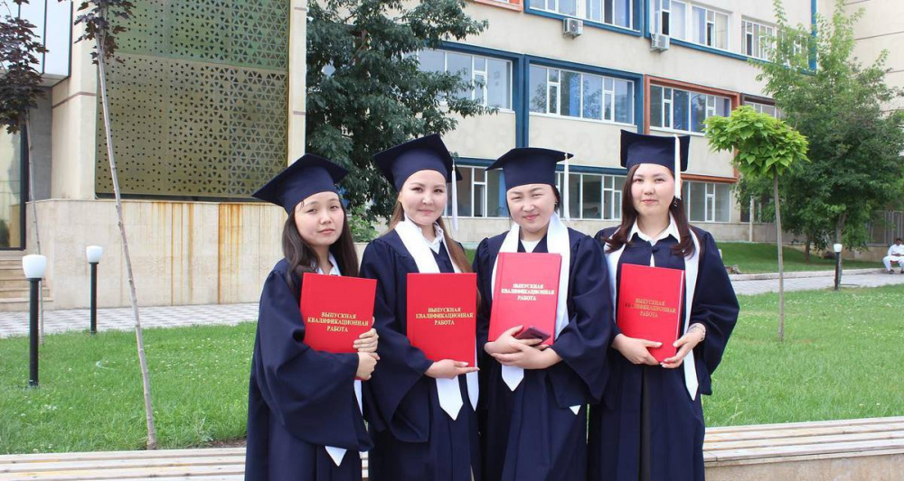 Новые правила для студентов. Написание дипломной работы хотят заменить на стажировку