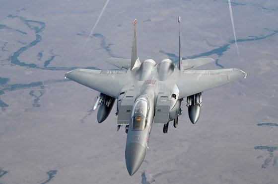 США и Иран ищут пилота сбитого F-15 (видео)